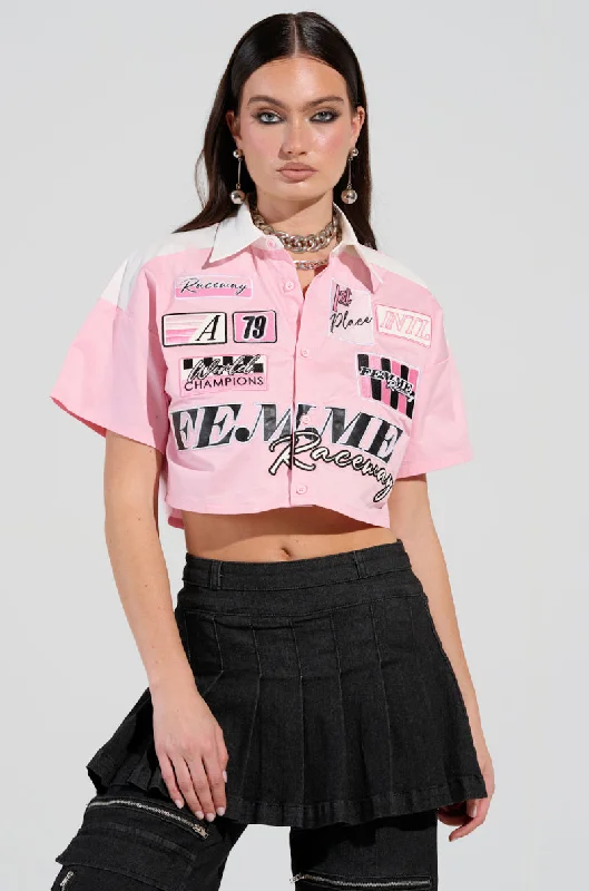 FEMME RACING BUTTON DOWN POPLIN SHIRT IN PINK Graphic T-Shirt Round Neck Polyester